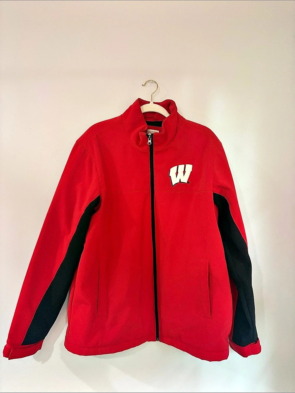 58 Sports Red & Black Wisconsin Jacket Size Large
